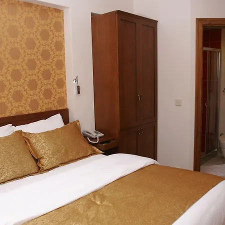 Cheers Vera Edition Hotel 3*